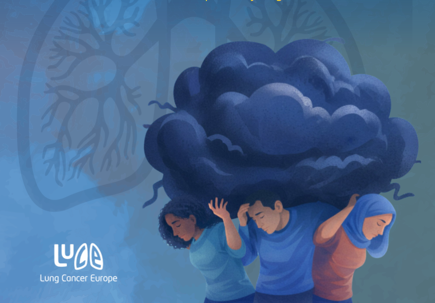 Zwei Frauen und ein Mann tragen eine große dunkelblaue Wolke über ihren gebeugten Köpfen.