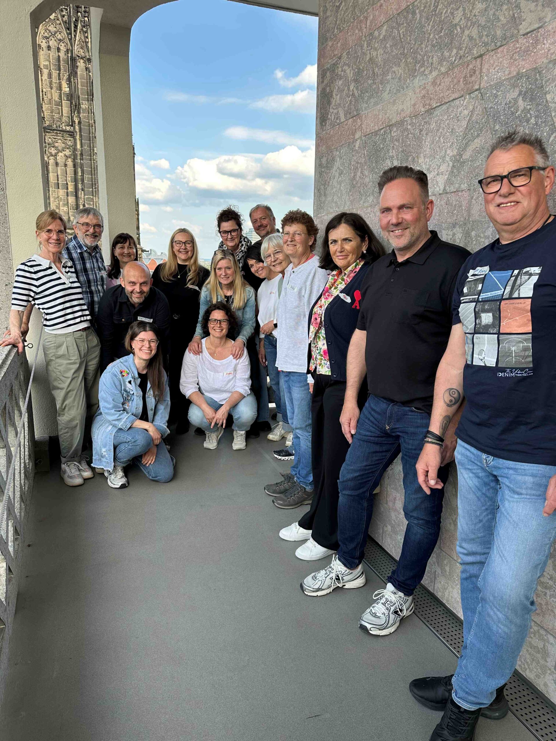 ROS-1-Patient*innen-Gruppenbild